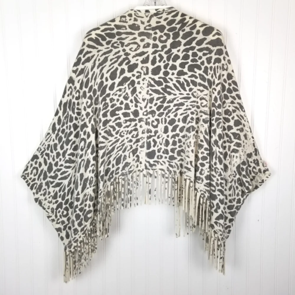 T Party Womens Kimono Wrap Poncho Open Cardigan Animal Print Size Small Fringe
